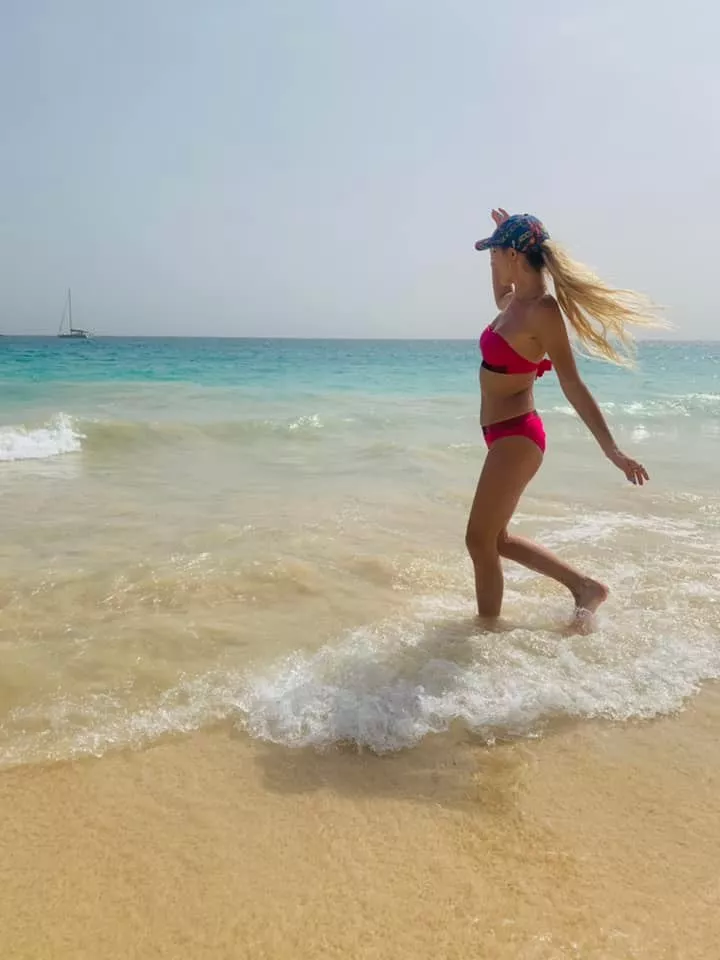 Fani na to czekali?! Gorące zdjecia zdolnej wokalistki disco polo trafiły do sieci! Te kadry rozpalają zmysły!